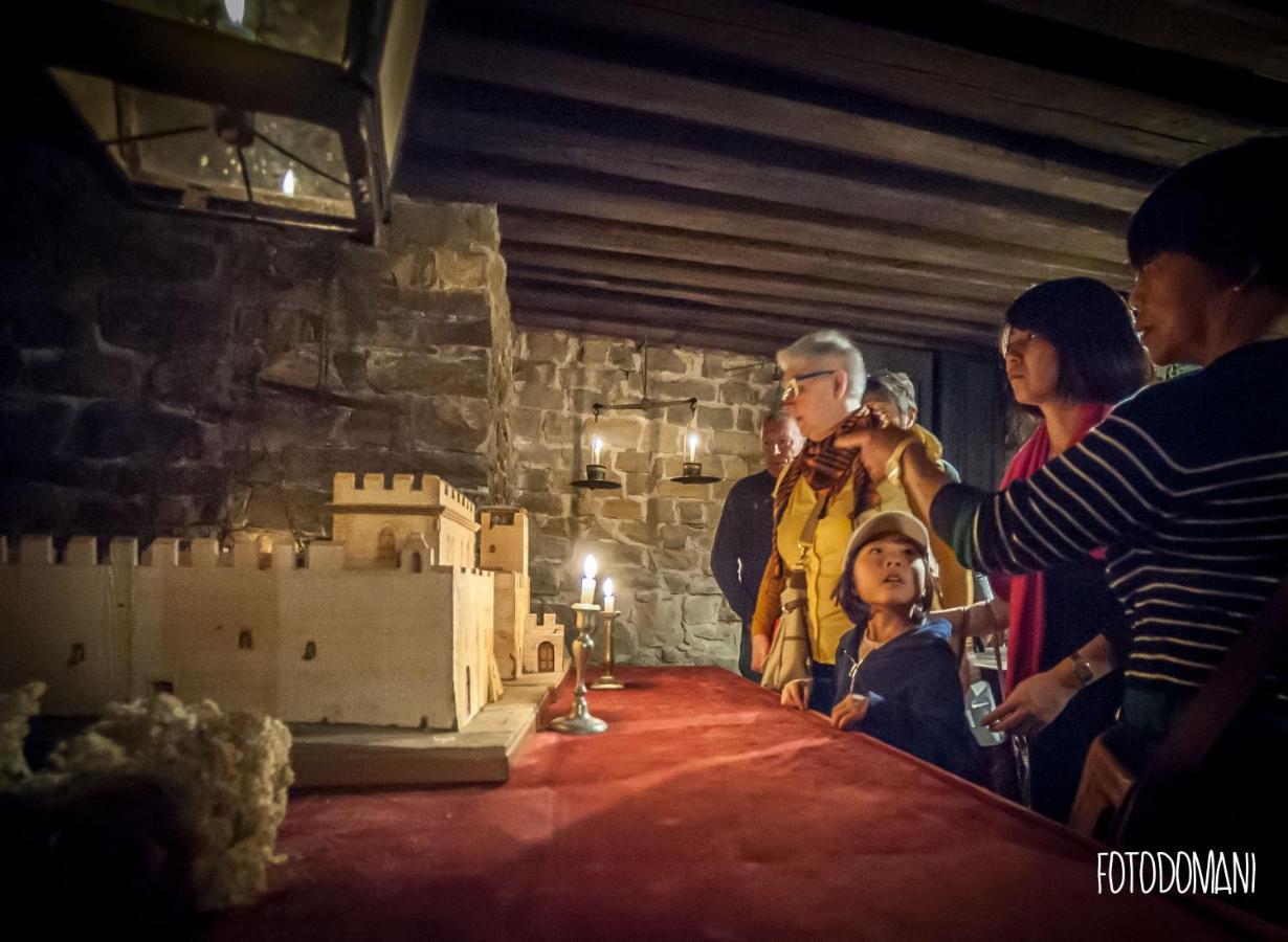 Castello Di Muggia Bed & Breakfast Bagian luar foto