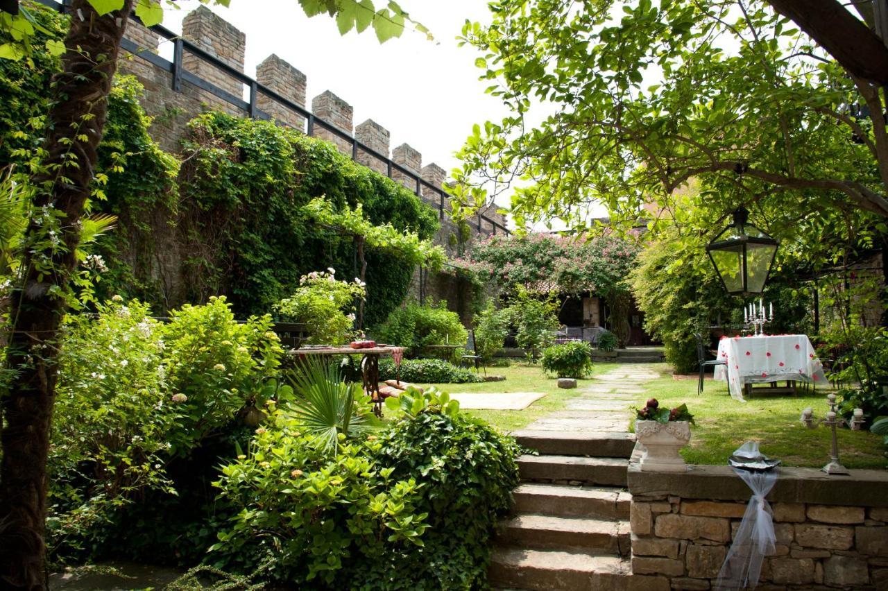Castello Di Muggia Bed & Breakfast Bagian luar foto